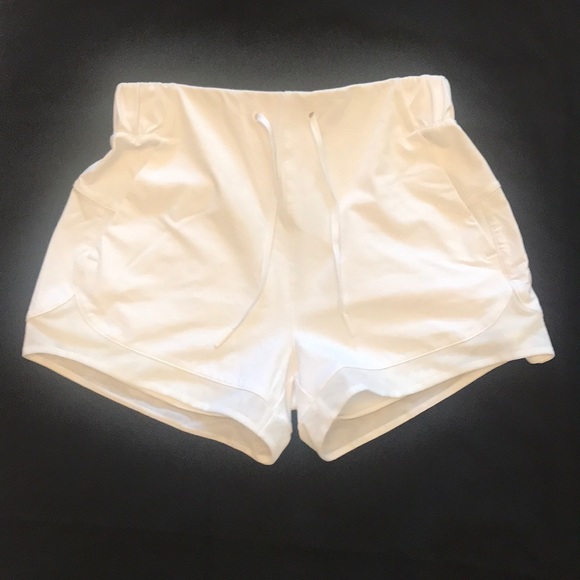 lululemon athletica Pants - Lululemon shorts S4-19